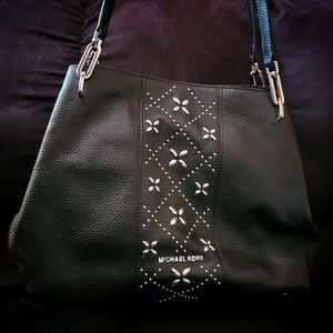 NWT MK Lg Leather Shoulder Tote